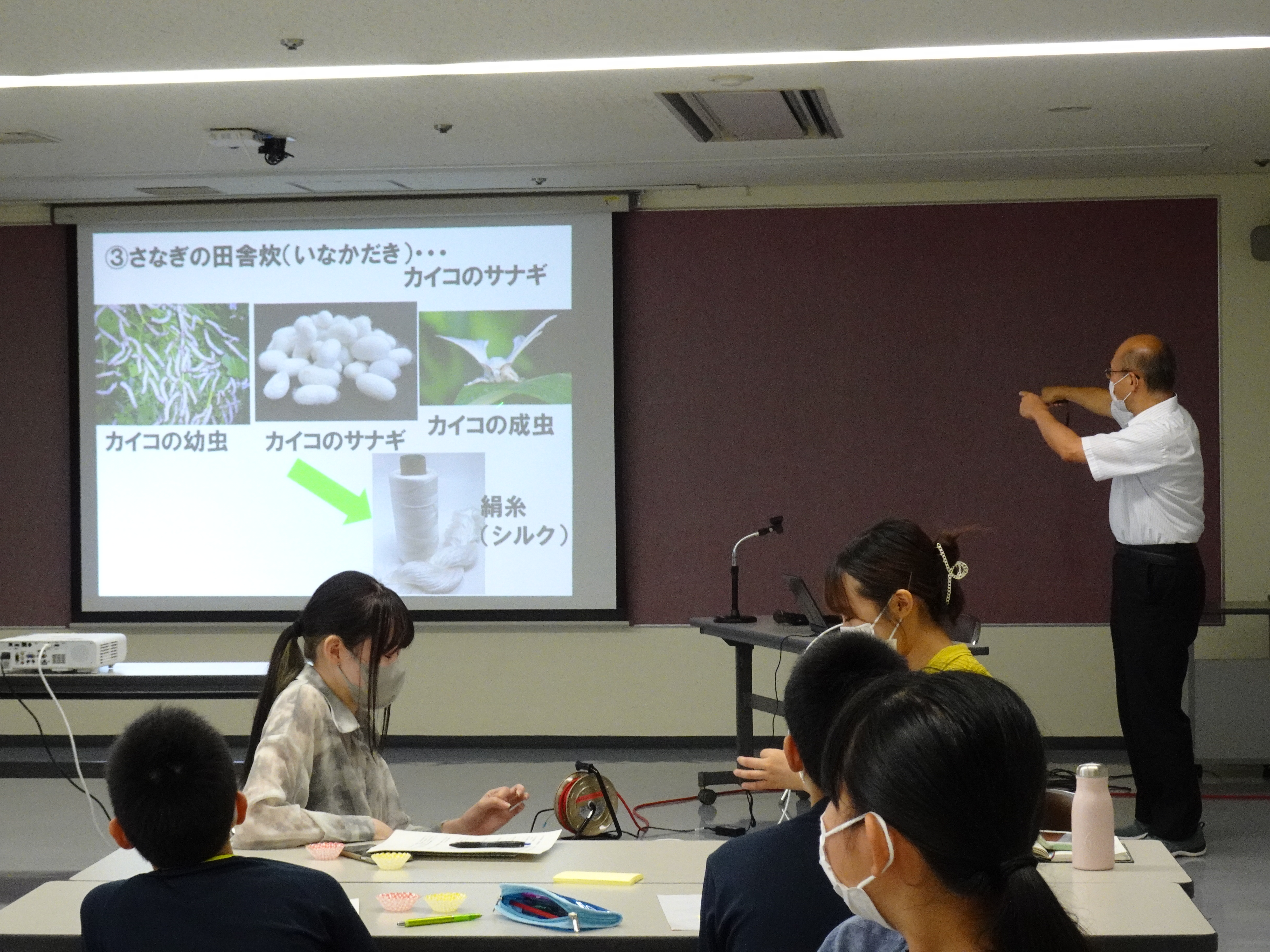 講師の森田先生による昆虫食や代用肉のお話