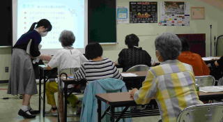 実際にエンディングノートを書いている様子。